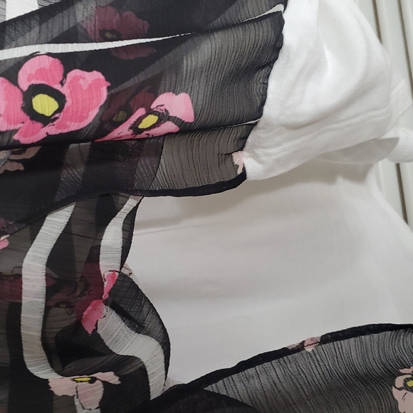 Sleeveless blouse - Picture 6 of 6